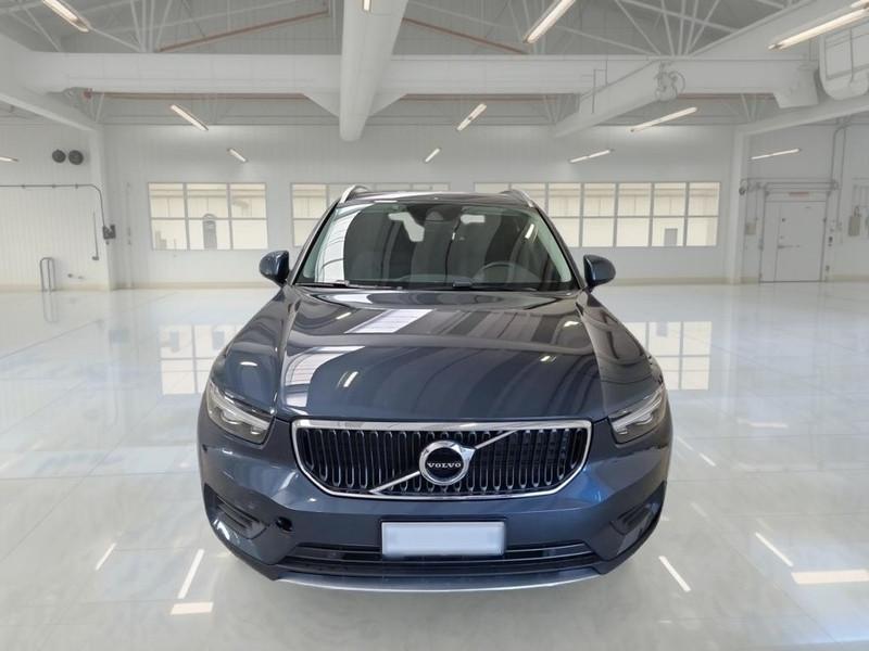 VOLVO XC40 B4 AWD automatico Momentum