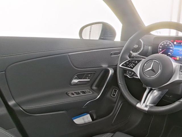 MERCEDES-BENZ CLA 180 Automatic Progressive Advanced