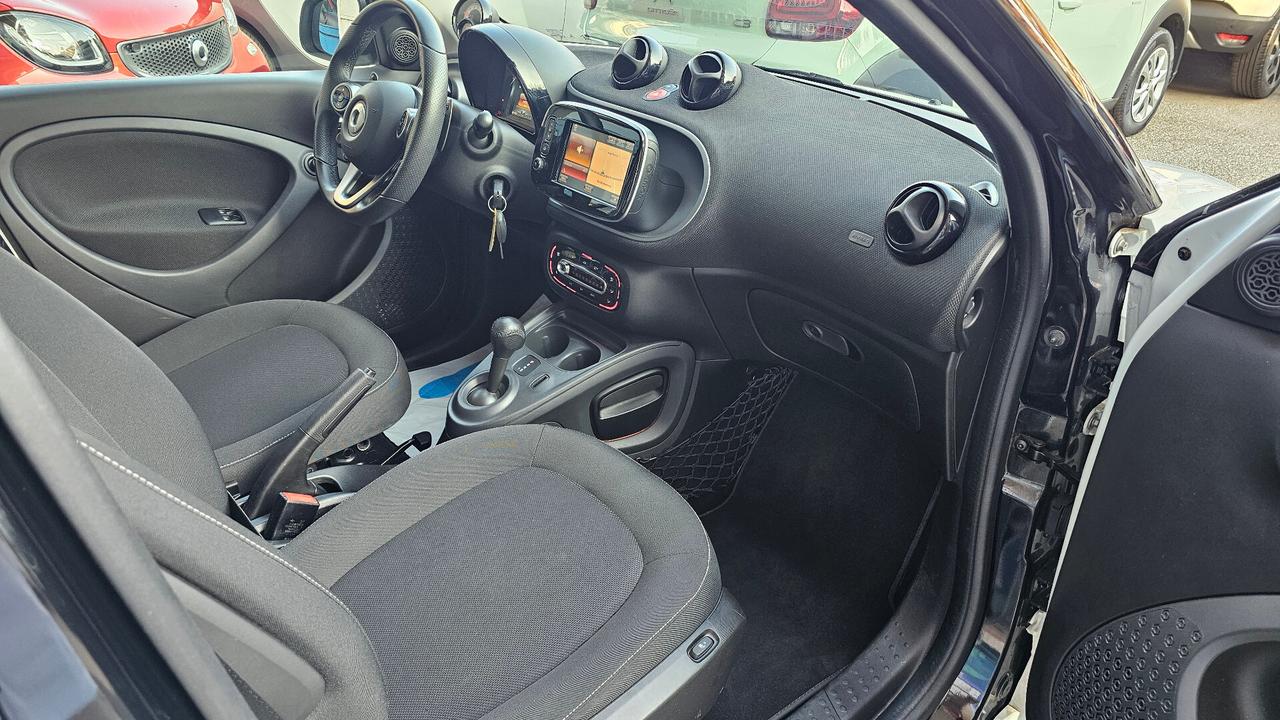 Smart forfour 70 1.0 twinamic Passion PACK SPORT + URBAN NAV TAGL UFF