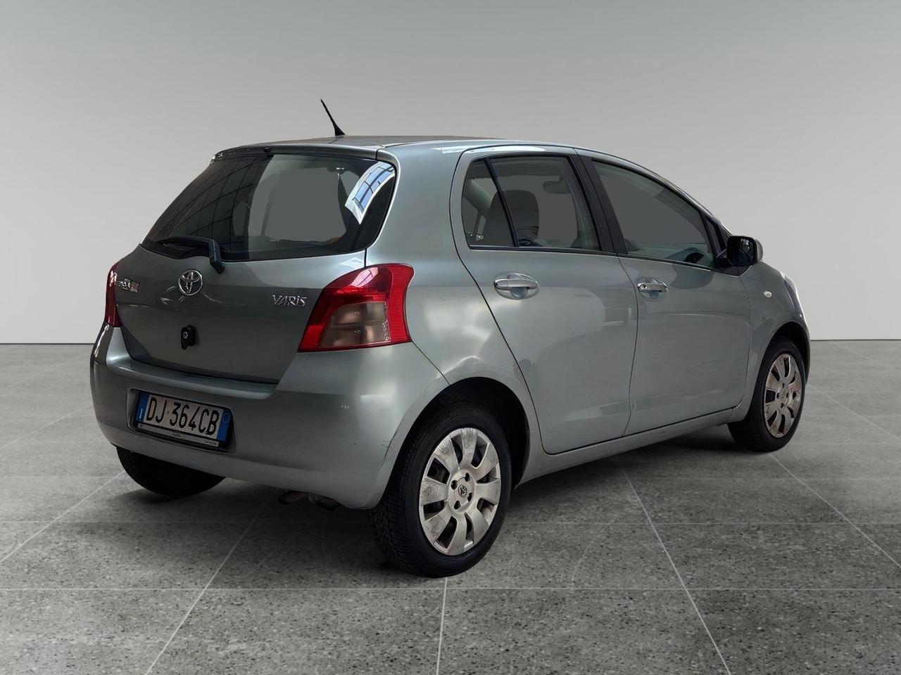 Toyota Yaris 5p 1.0 Sol