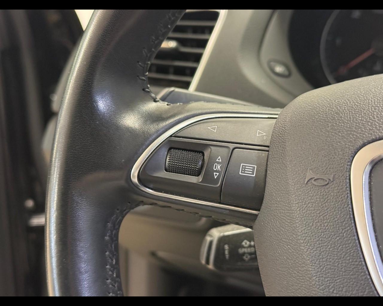 AUDI Q3 - Q3 2.0 TDI 120 CV Business
