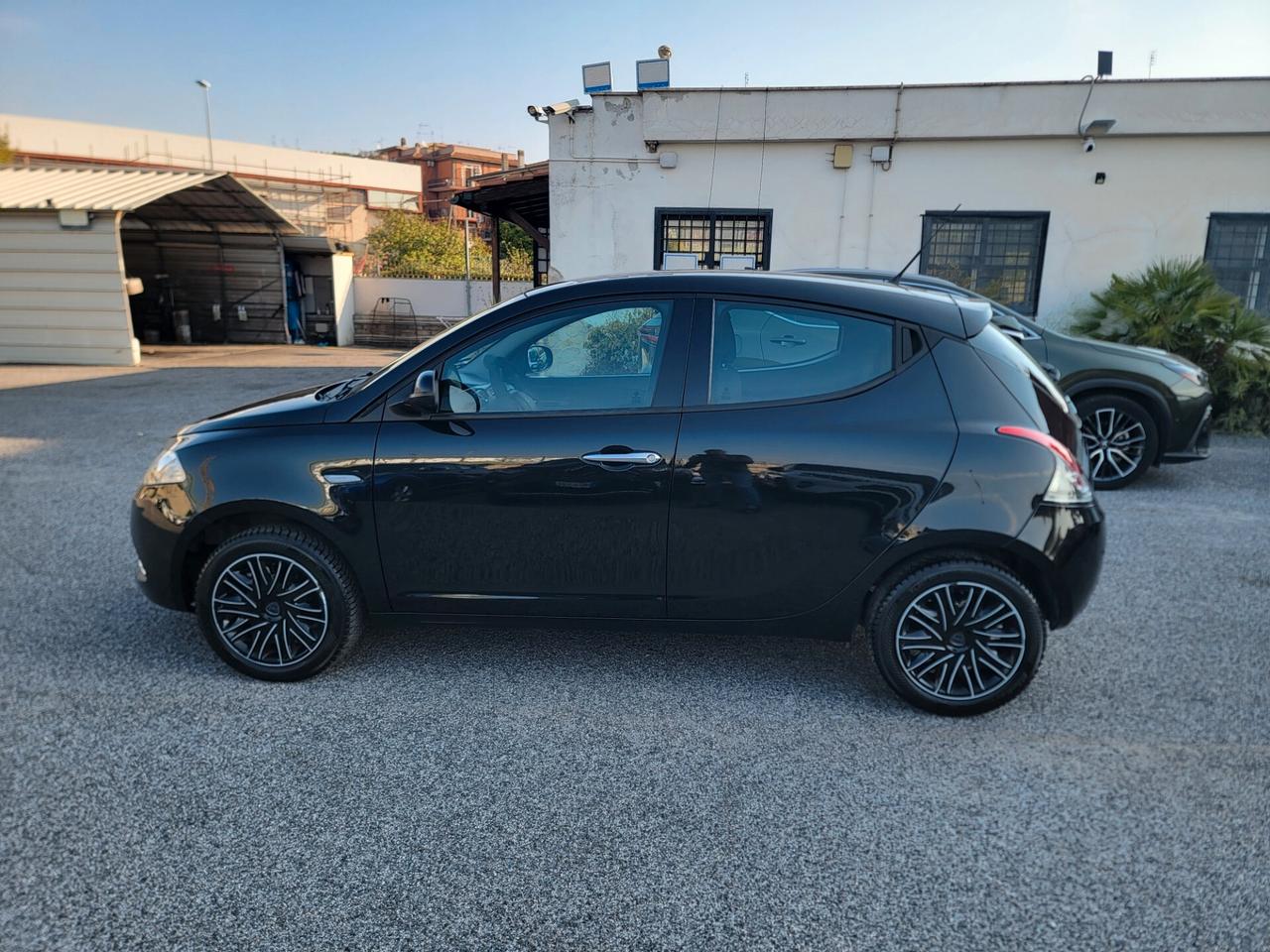 LANCIA Ypsilon 1.2 69 CV 5 porte S&S Black and Noir garanzia