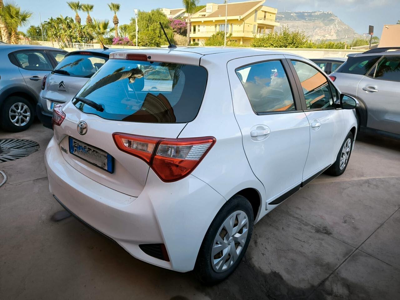 Toyota Yaris 1.0 5 porte Active