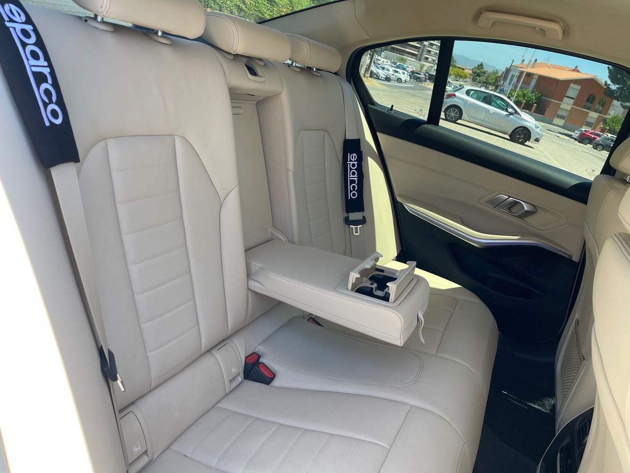 Bmw 320 i Luxury #11281