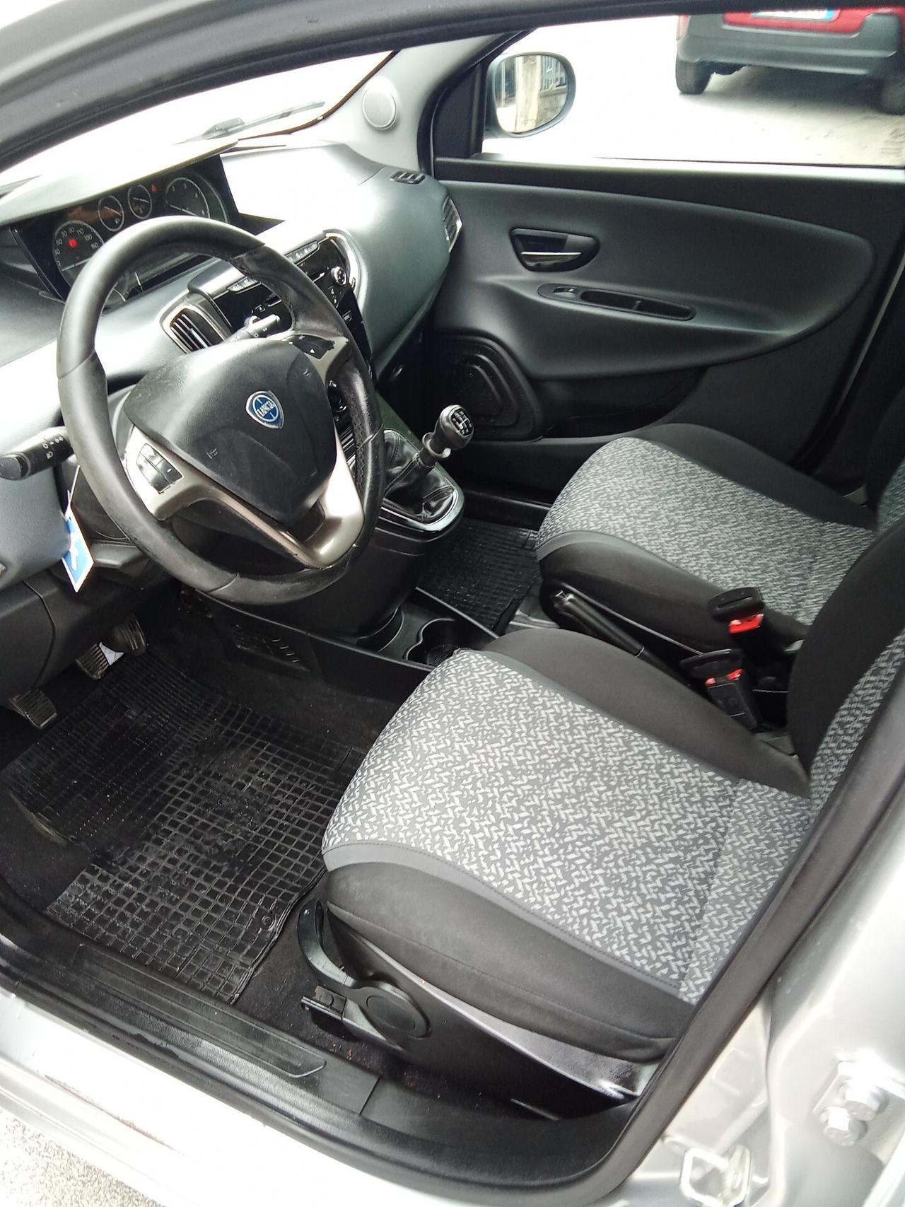 Lancia Ypsilon 1.3 MJT 16V 95 CV 013