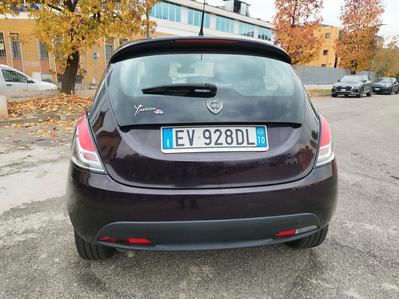Lancia Ypsilon 1.2 69 CV 5 porte Elefantino rosa