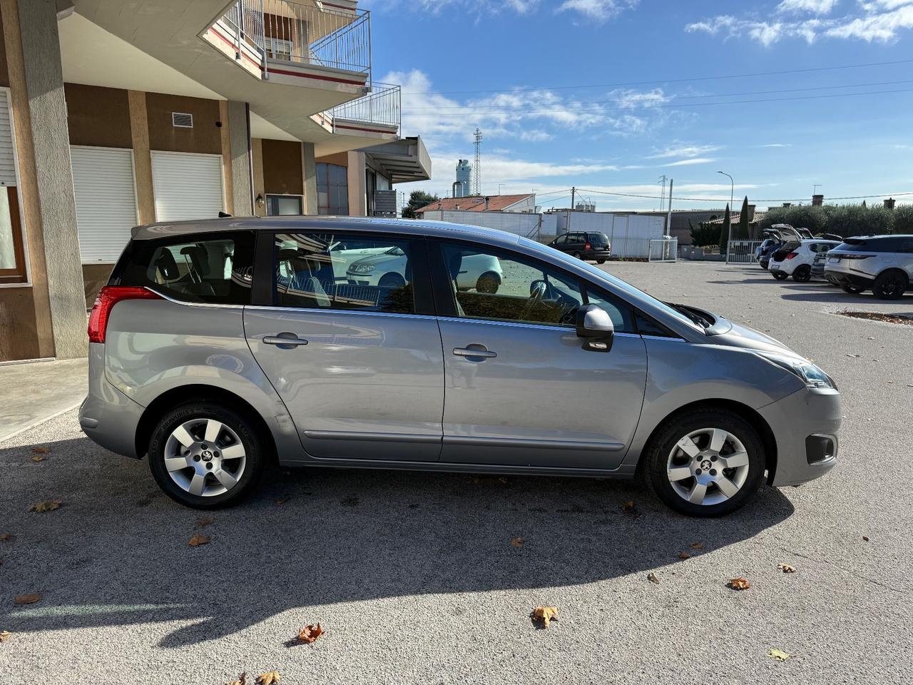 Peugeot 5008 BlueHDi 120 cv - 7 Posti
