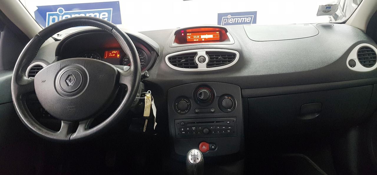 RENAULT CLIO 1.2 16V 5P SOLO 70.000 KM.03/2011