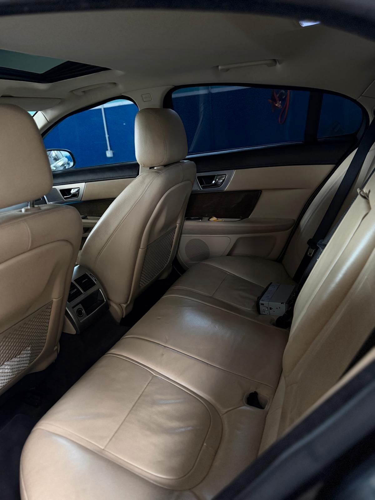 Jaguar XF 3.0 D V6 Premium Luxury