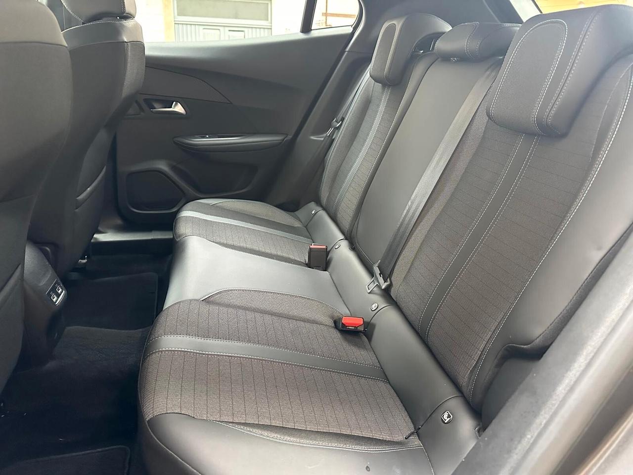 Peugeot 2008 BlueHDi 110 S&S Allure Pack