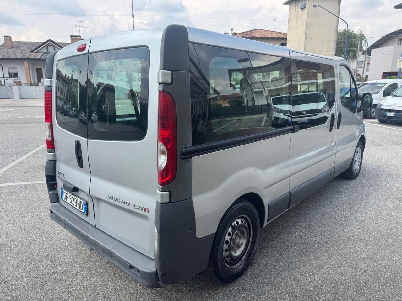 Opel Vivaro 29 2.0 CDTI 120CV TRASPORTO DISABILI 9 posti