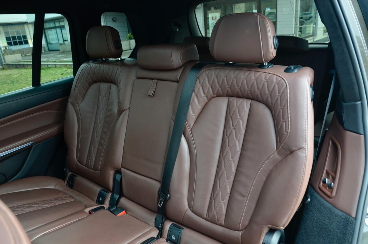 BMW X7 XDRIVE30d INDIVIDUAL COMPOSITION 265cv AUT 7 POSTI, SERVICE BMW, TETTO, HI-FI HARMAN & KARDON, FARI LASER, SOSPENSIONI, PERMUTE