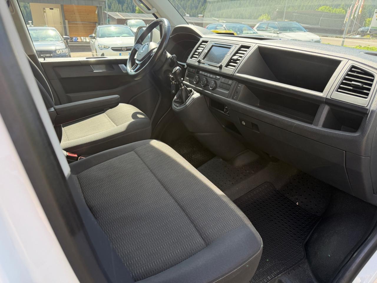Minibus/ Caravelle 9 posti 4x4