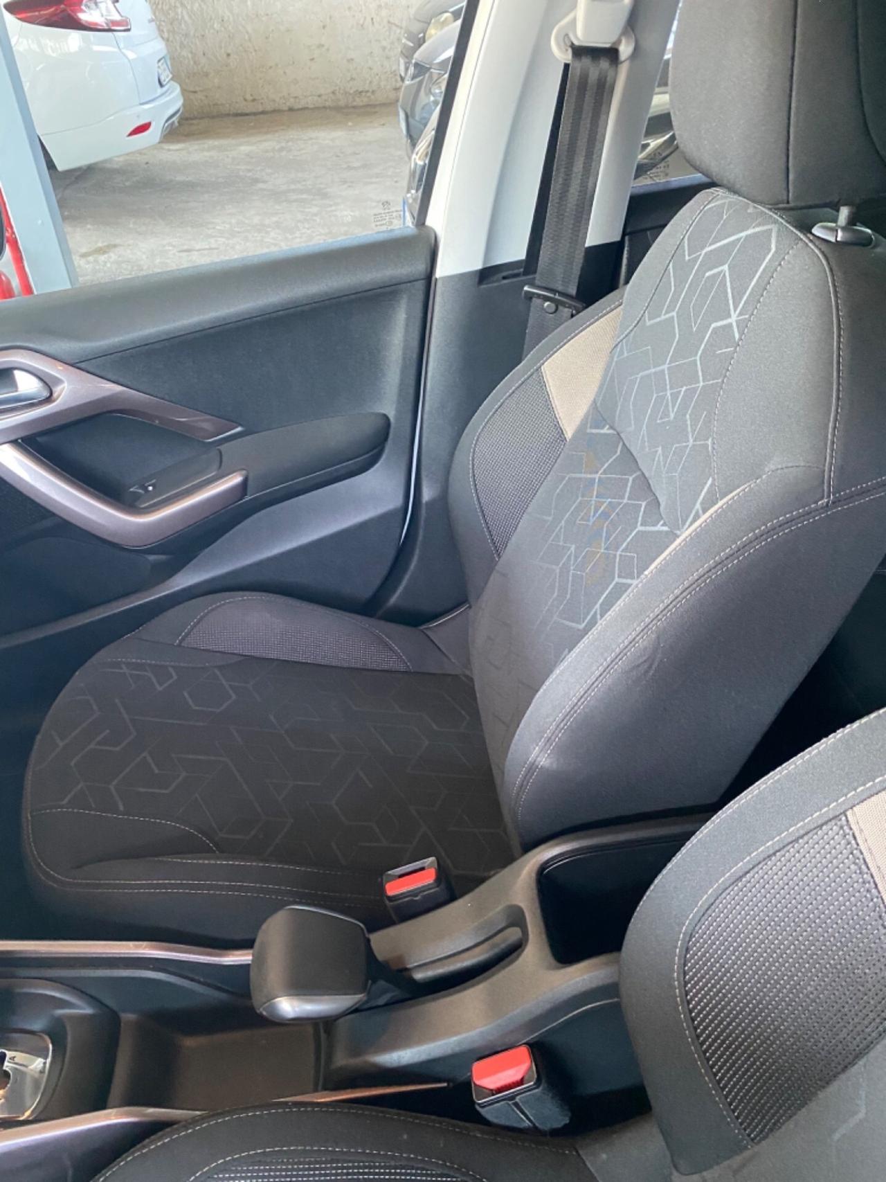 Peugeot 2008 1.6 HDI Automatica 2014 Full Navi