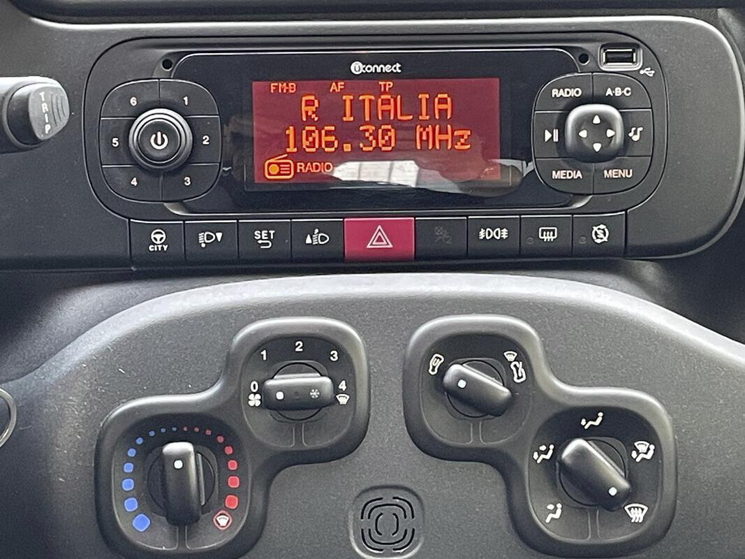 Fiat Panda 1.2 Easy S&S 69cv my19 "Adatta anche per neopatentati" (fendinebbia-Bluetooth - USB-Block System)