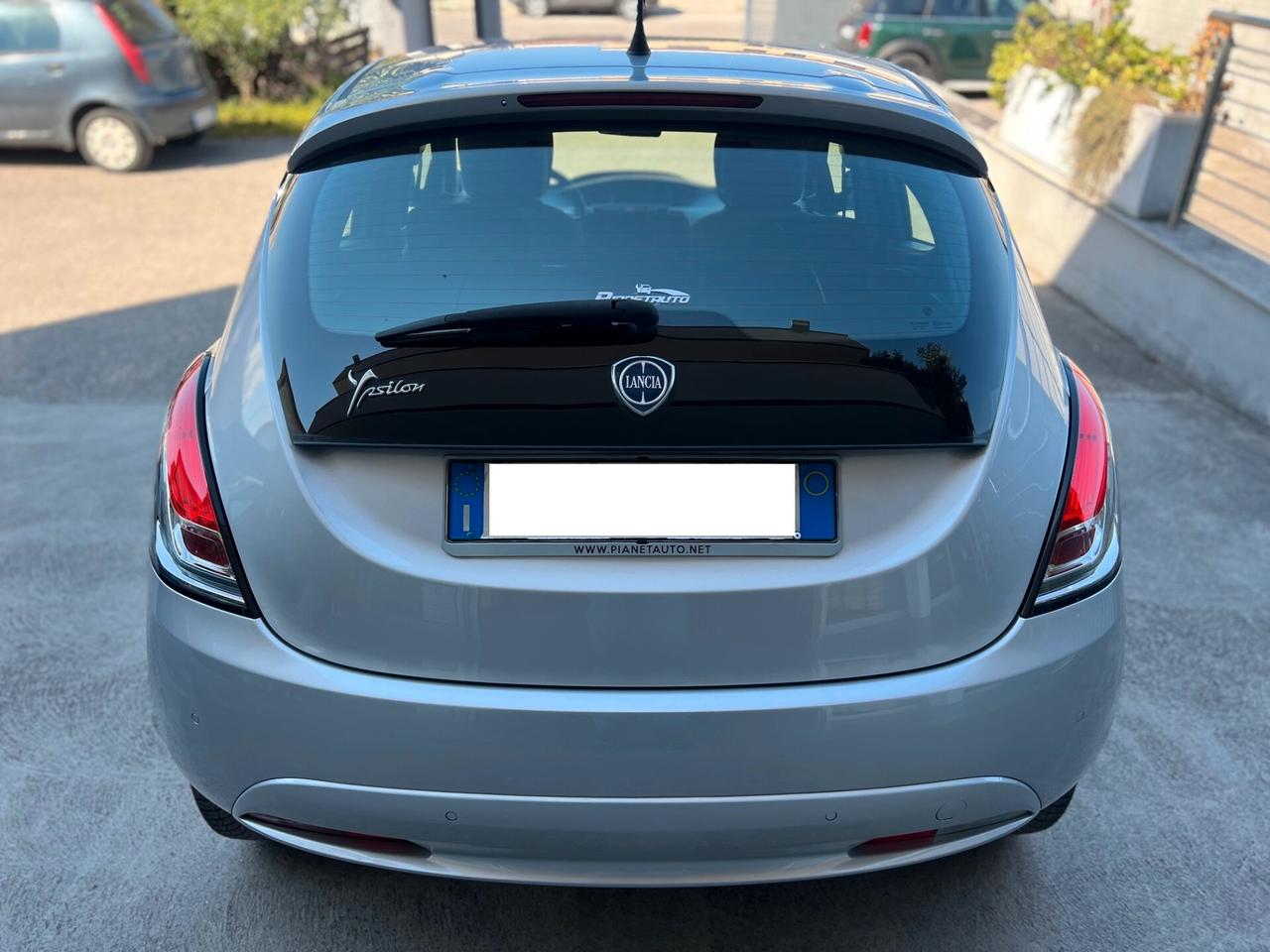Lancia Ypsilon 1.2 8v Silver ecochic Gpl 69cv PDC/CLIMA PERFETTA!!