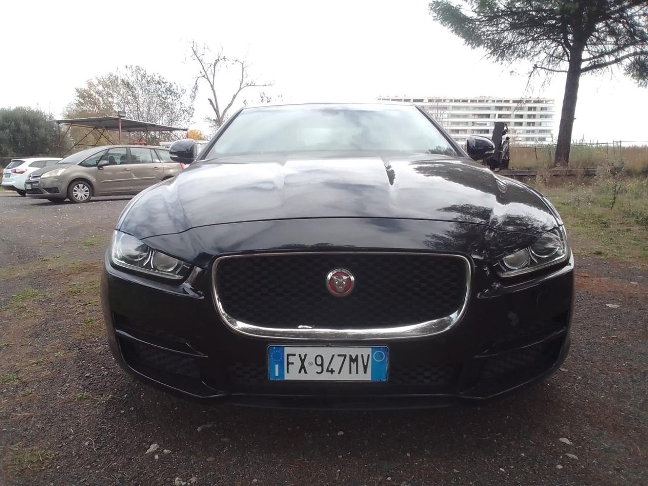 Jaguar XE 2.0 D 180 CV Pure