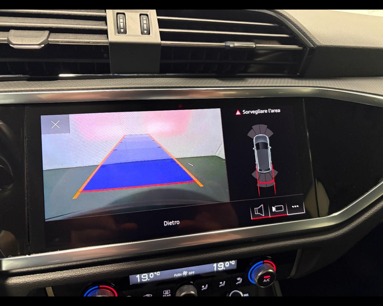 AUDI Q3 45 TFSIe S-TRONIC S-LINE EDITION