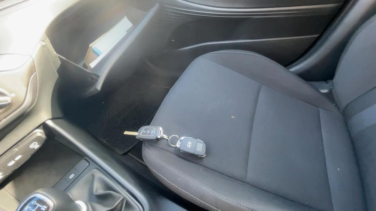 Hyundai i20 1.2 MPI MT Connectline