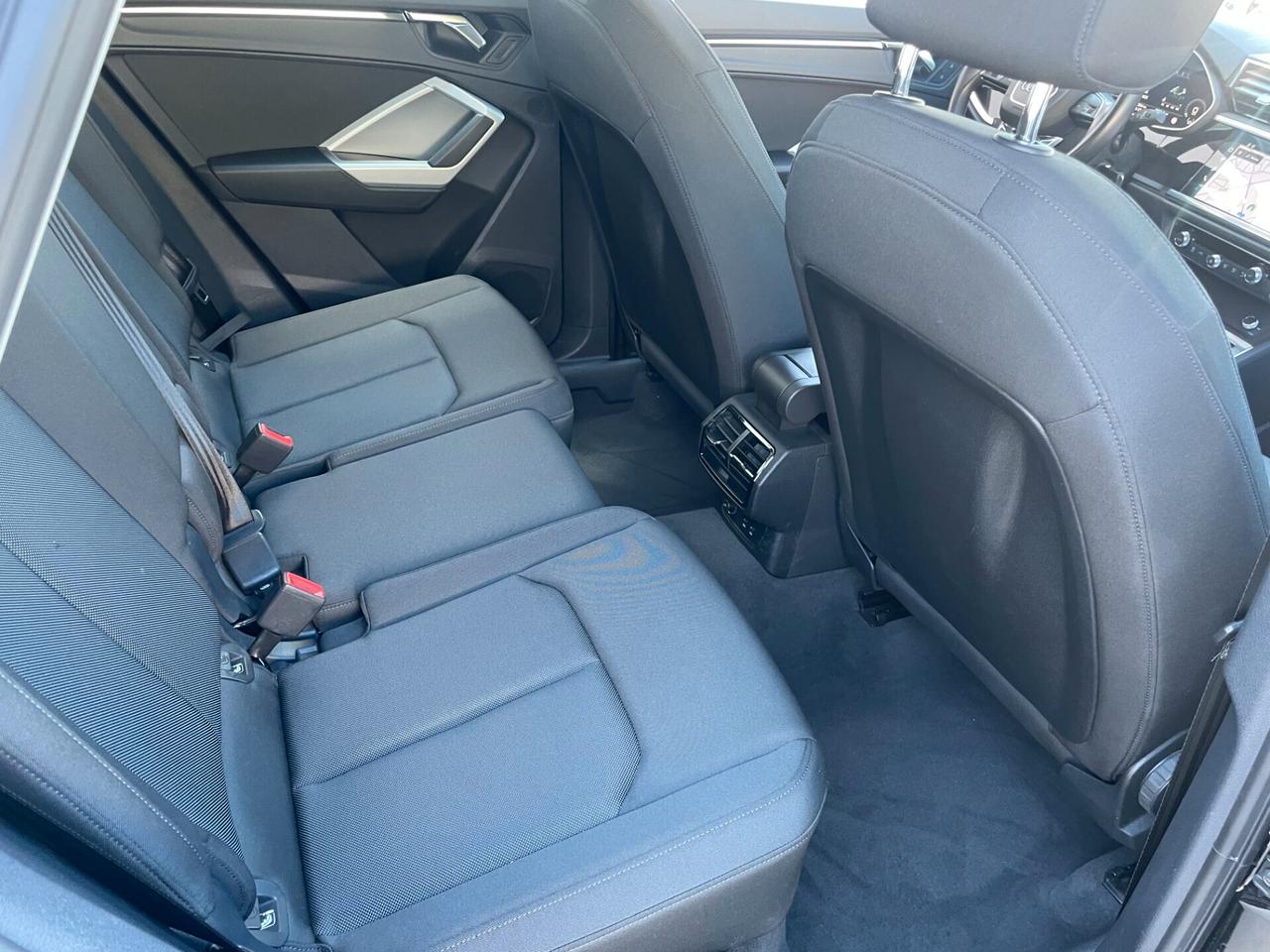 Audi Q3 35 TDI S tronic Business