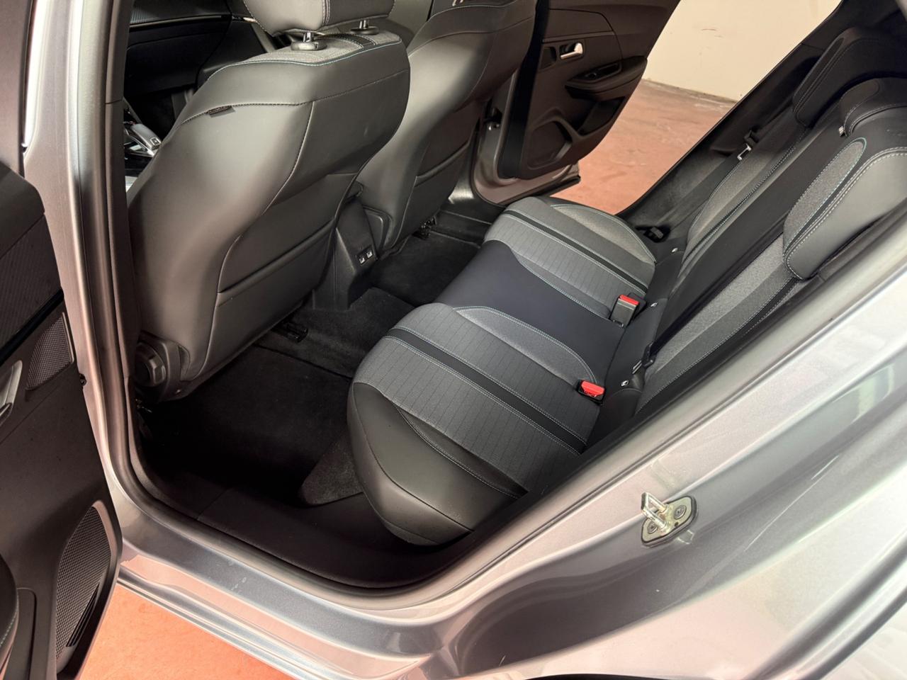 Peugeot 2008 BlueHDi 130 S&S EAT8 Allure Pack