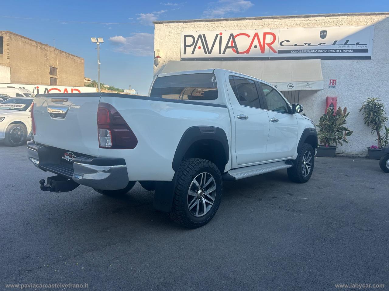 TOYOTA Hilux 2.4 D-4D 4WD 4p. DC Comfort