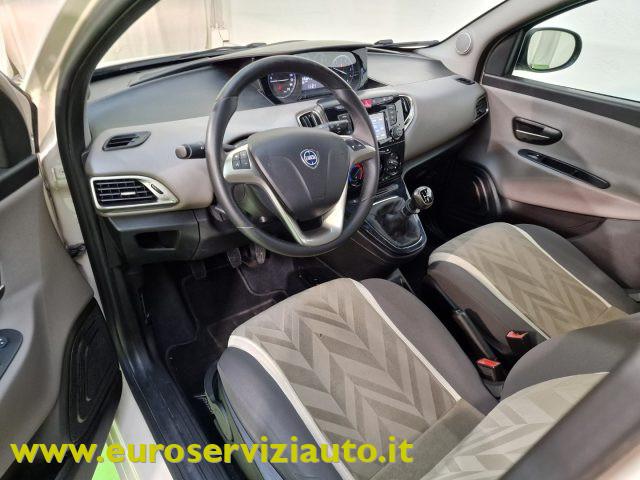 LANCIA Ypsilon 1.2 69 CV 5 porte Platinum