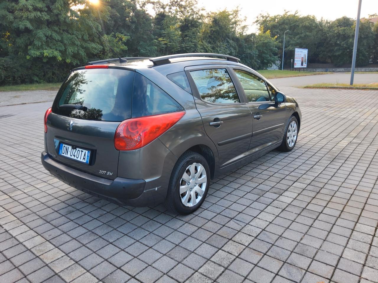 Peugeot 207 1.4 VTI GPL 95CV