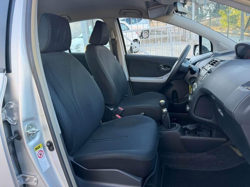 Toyota Yaris 1.0 5 porte Sol