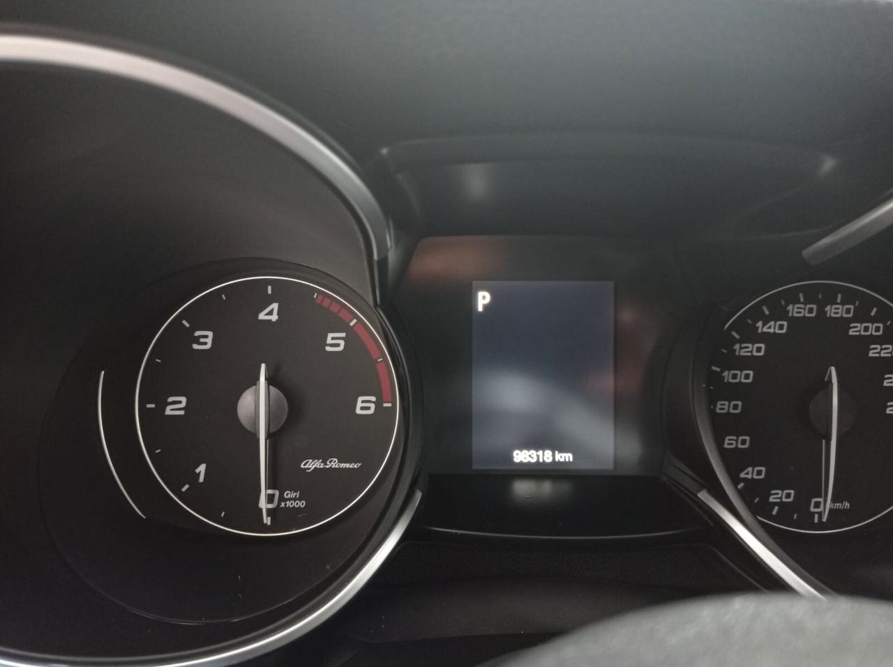 Alfa Romeo Stelvio 2.2 Turbodiesel 180 CV AT8 RWD Business