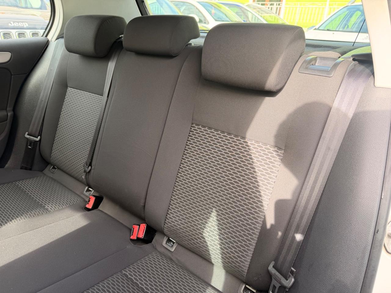 Volkswagen Golf 1.6 TDI DPF 5p. Highline 2012