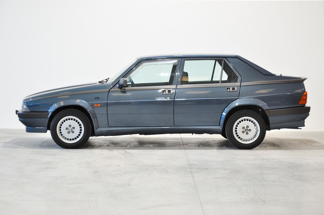 Alfa Romeo 75 2.0i Twin Spark ASI Blu Chiaro Metallizzato