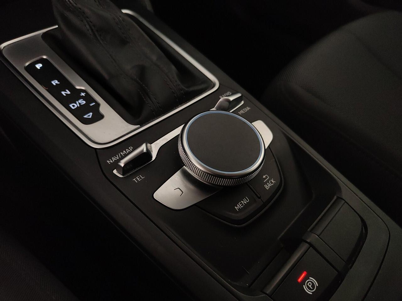 Audi Q2 35 TDI S tronic Business