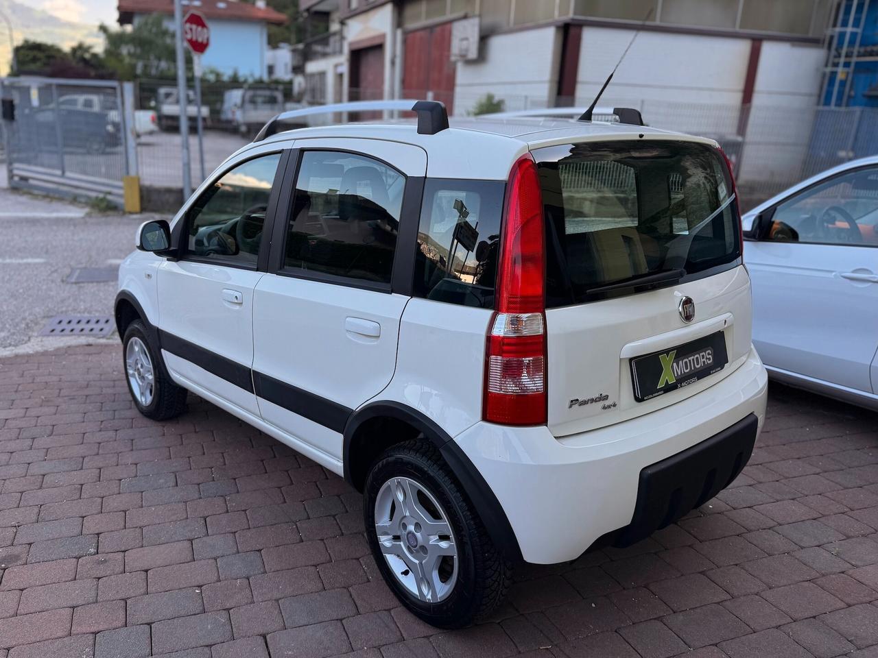 Fiat Panda 1.3 MJT 16V DPF 4x4 Climbing