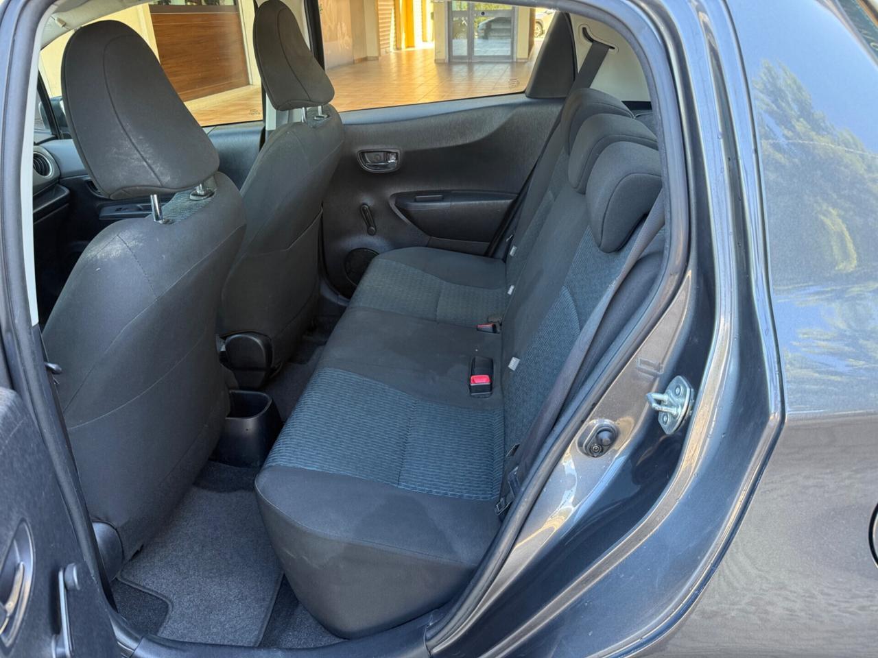 Toyota Yaris 1.0 5 porte Lounge neopatentati