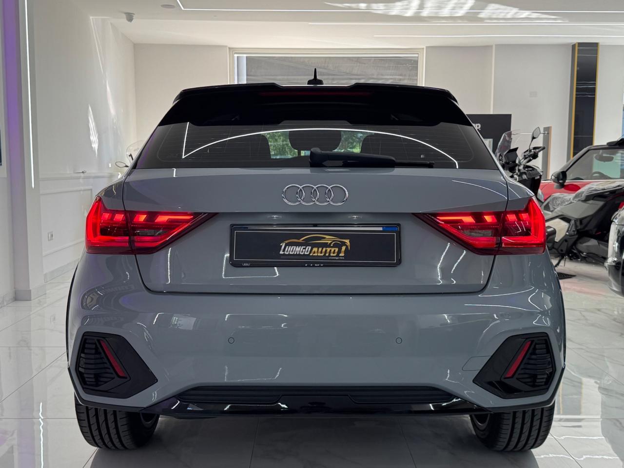 Audi A1 citycarve S- tronic Identity Contrast Iper Full