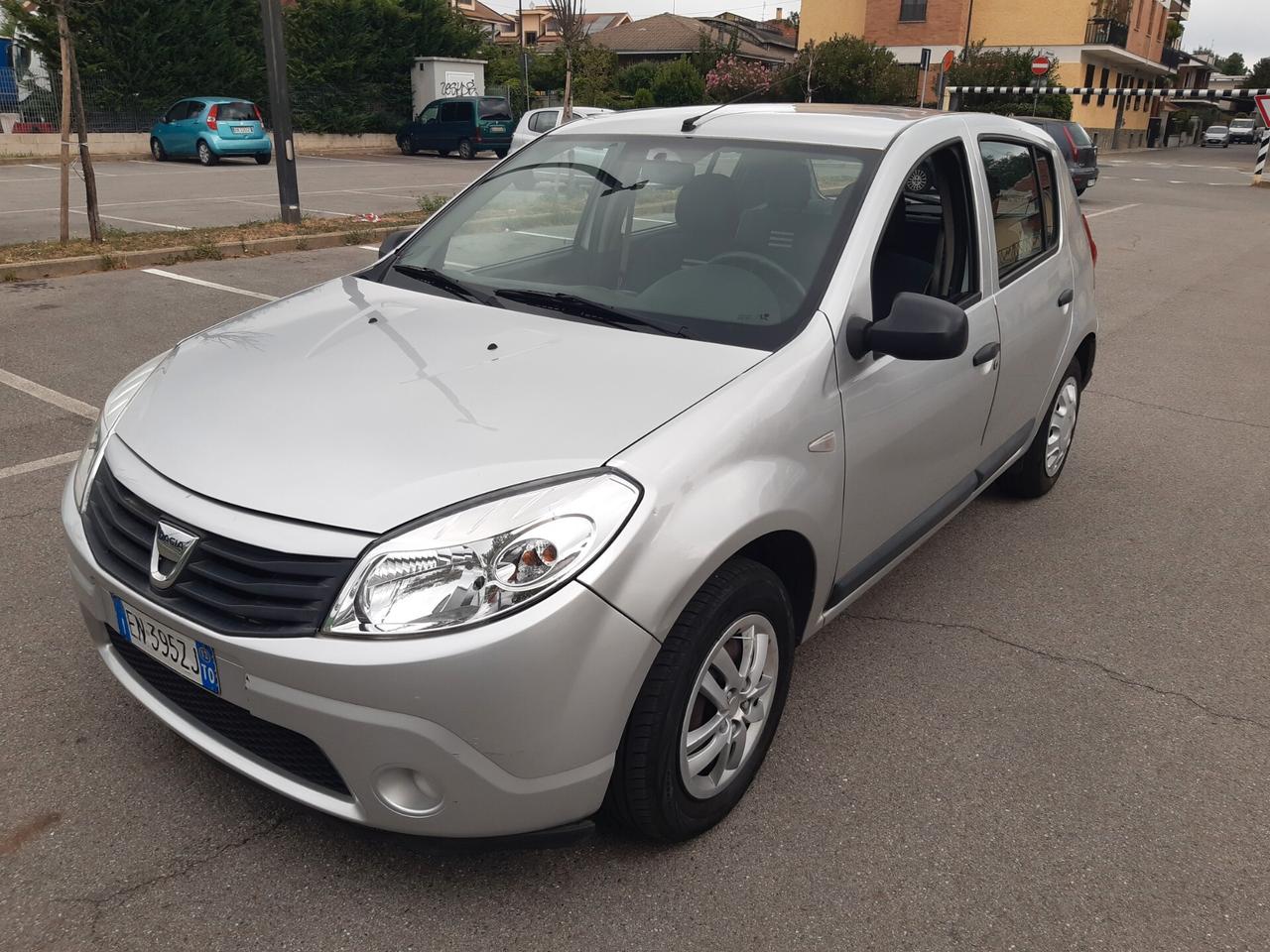 Dacia Sandero 1.2 16V GPL 75CV Embleme