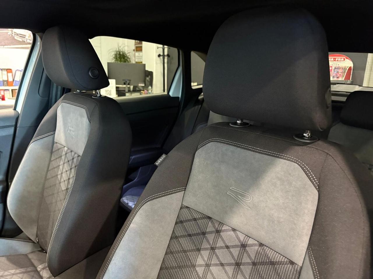 Volkswagen Taigo 1.0 tsi R-Line 115cv