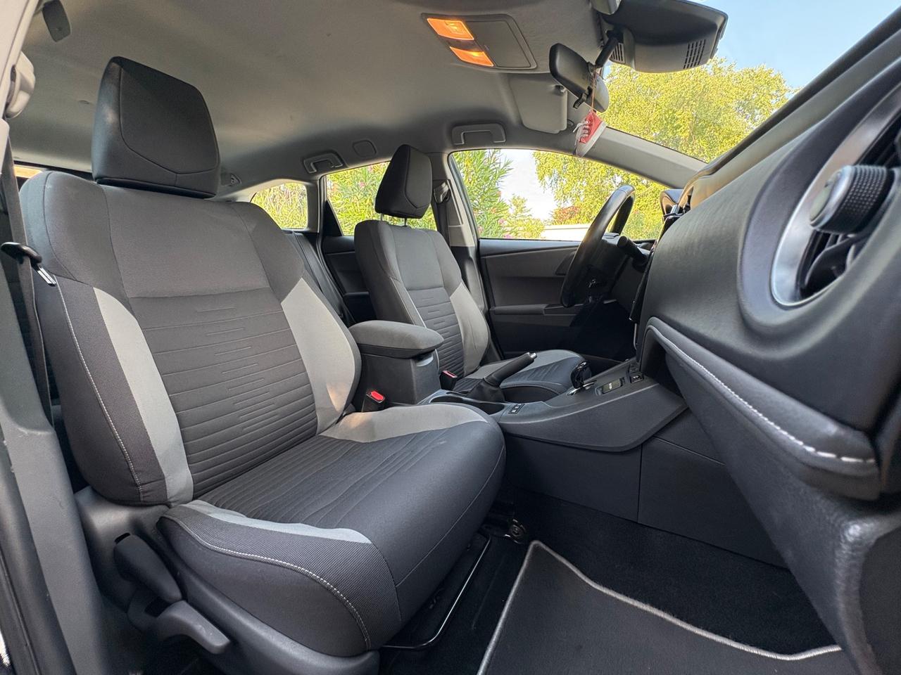 Toyota Auris Touring Sports 1.8h Business cvt EURO6