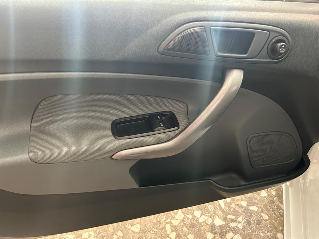 Ford Fiesta 1.2 Benzina Titanium