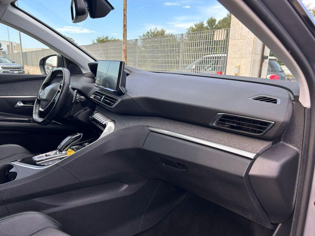 Peugeot 3008 Allure Pack 130cv EAT8