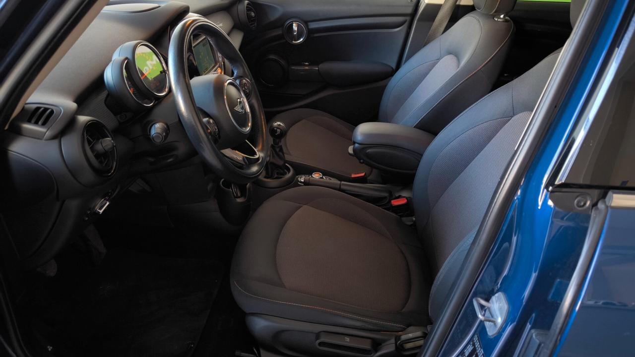 Mini 1.5 Cooper D Business 5 porte