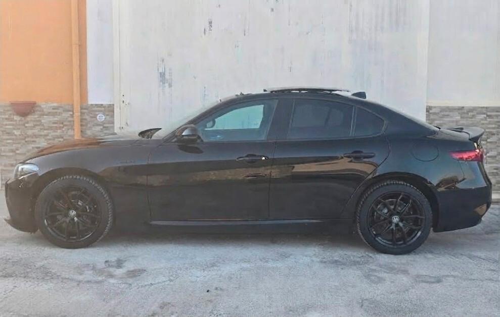 Alfa Romeo Giulia 2.2 Turbodiesel 210 CV AT8 AWD Q4 Veloce