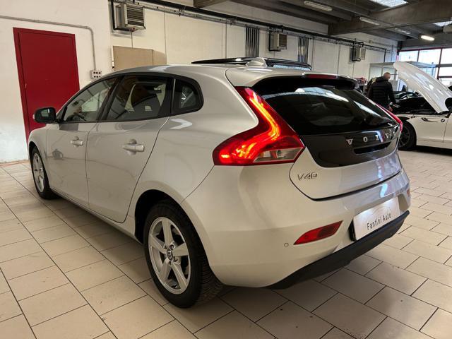 VOLVO V40 D2 1.6 Kinetic