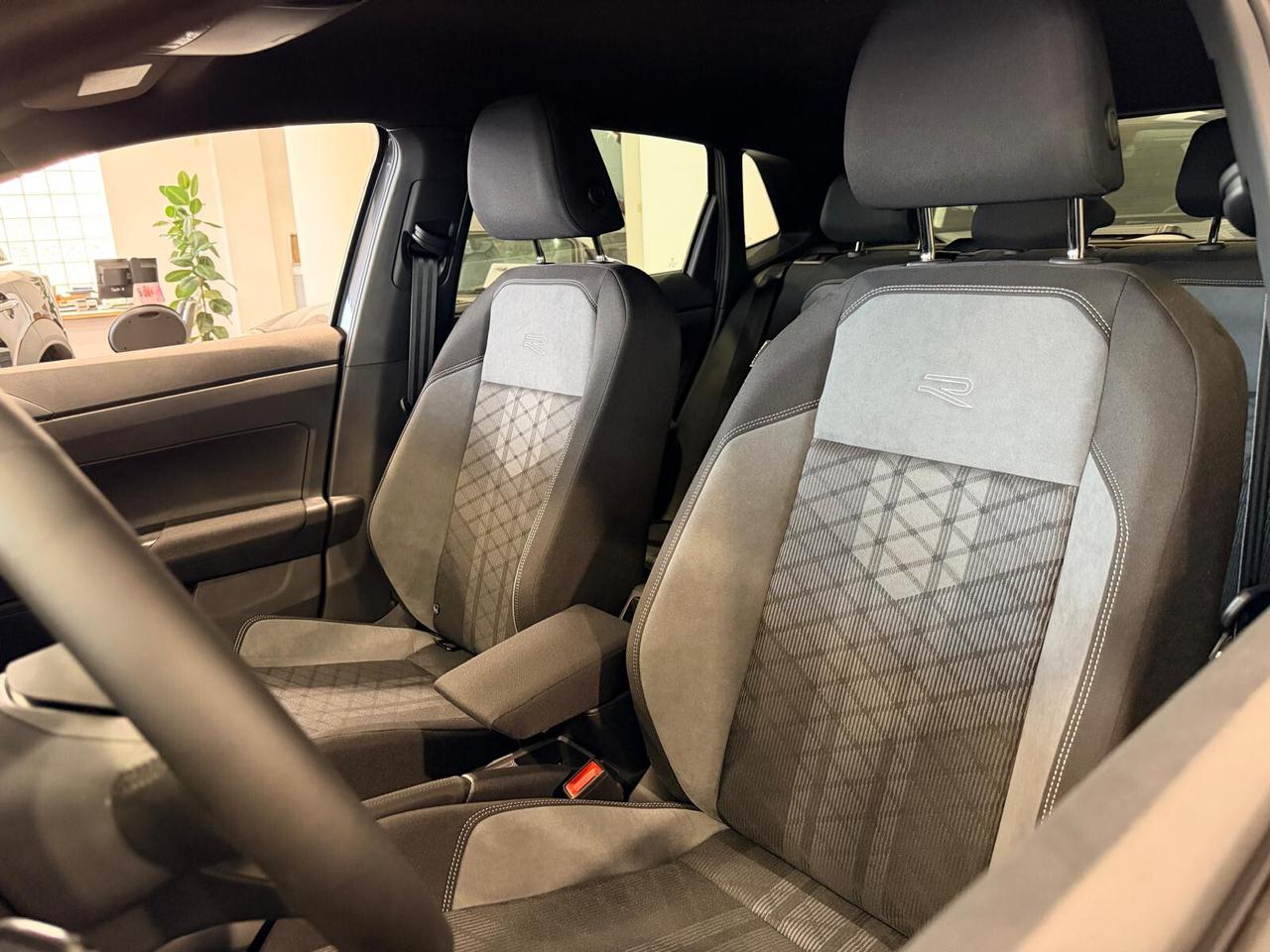 VOLKSWAGEN POLO 1.0 TSI R-LINE KM 0