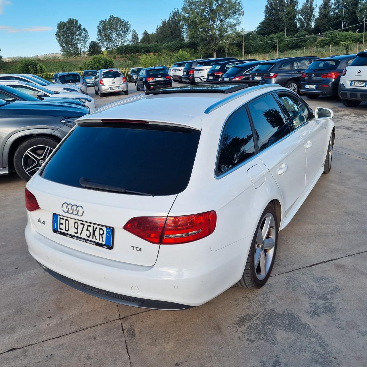Audi A4 Avant 2.0 TDI 143CV S-LINE INTERNO ED ESTERNO TETTO FULL FULL OPTIONAL