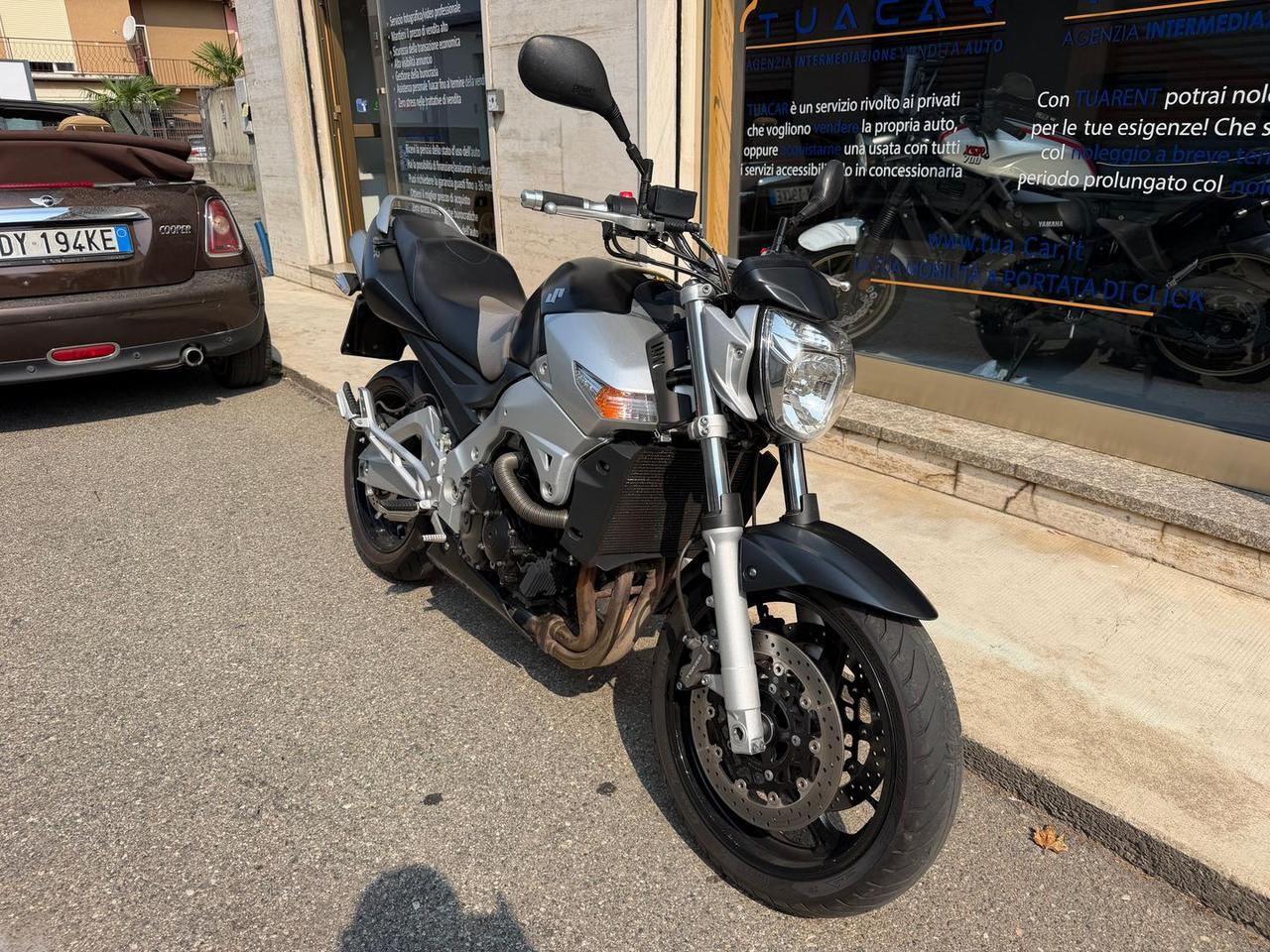 Suzuki GSR 600 ( 2006 - 2011 ) #32