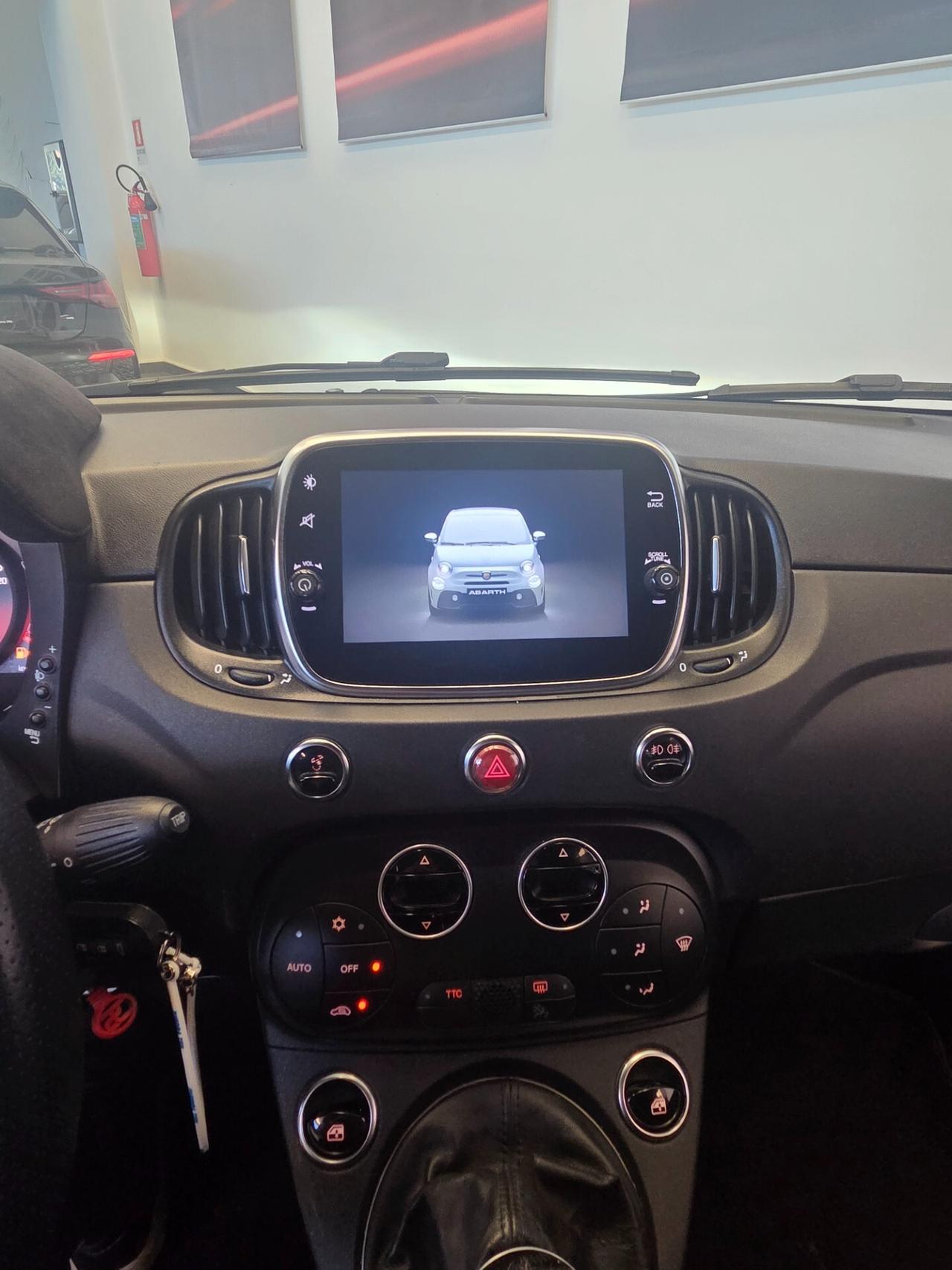 Abarth 595 1.4 Turbo T-Jet 180 CV Esseesse