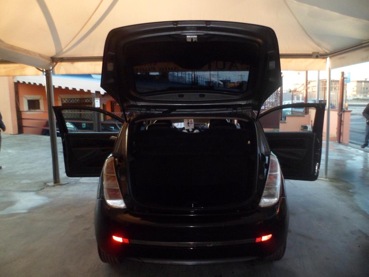 Lancia Ypsilon 1.3 MJT 90 CV MomoDesign 07