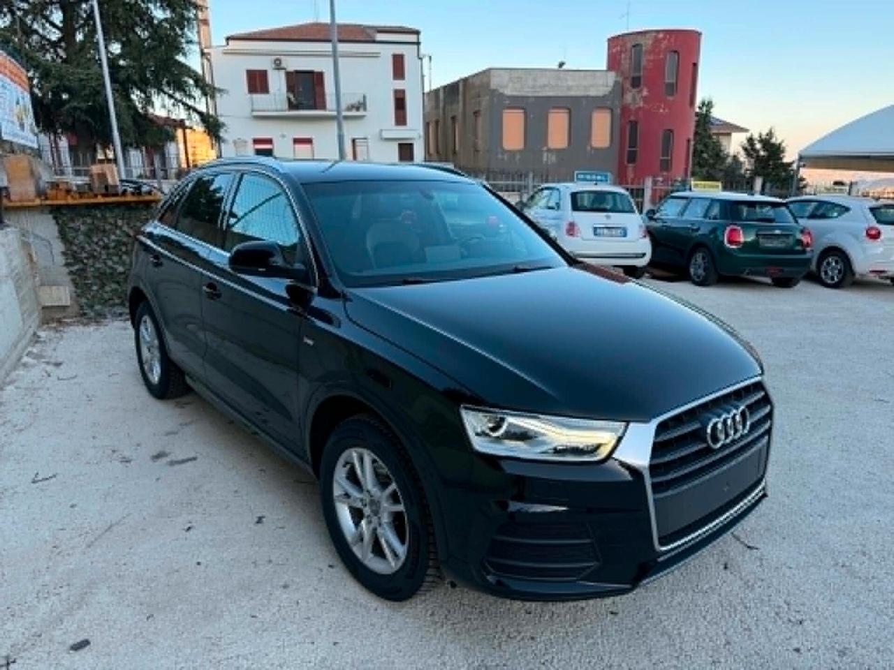 Audi Q3 2.0 TDI 150 CV S-LINE